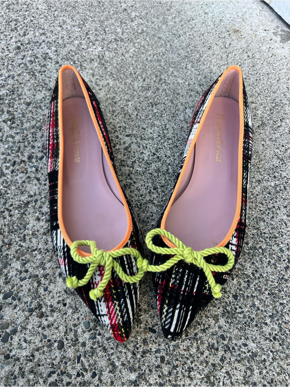 Ballerina flats with a pointed toe Nwots